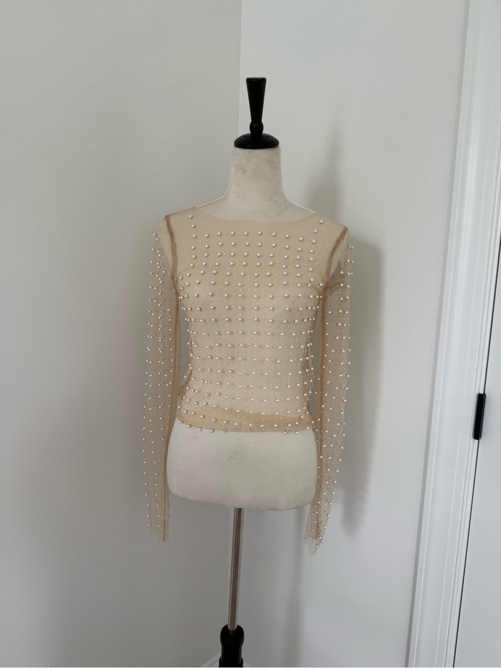 Mesh pearl shirt
